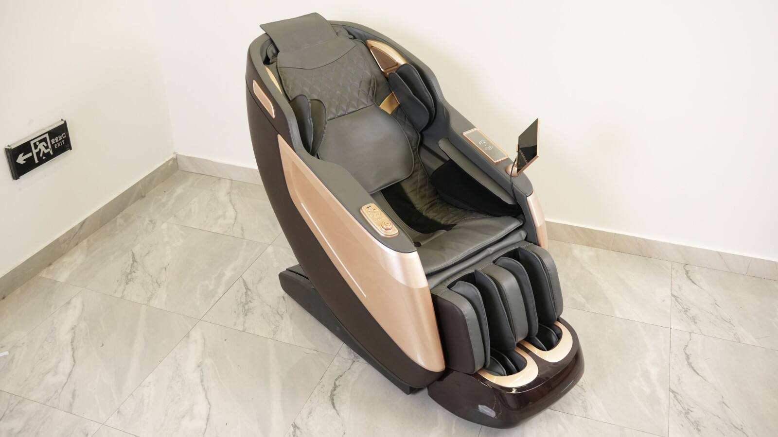 M12L 4d Shiatsu Pvc Leather Plastic Headrest 8d Massage Chair supplier