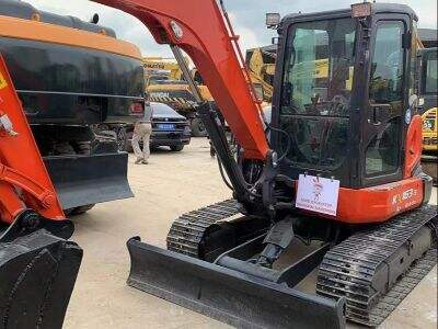 Key differences between a compact excavator and a standard model