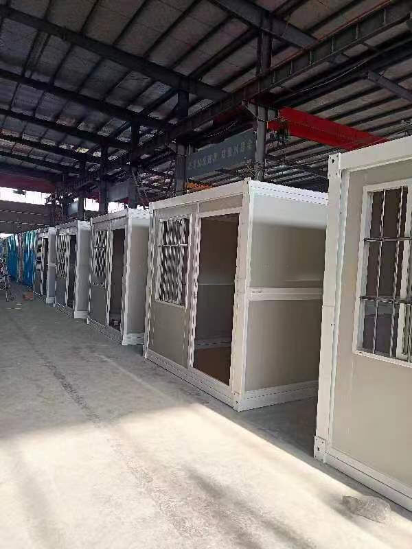 Hot Selling Wooden Color Foldable House Portable Mobile Homes Folding Container House Office School Use manufacture