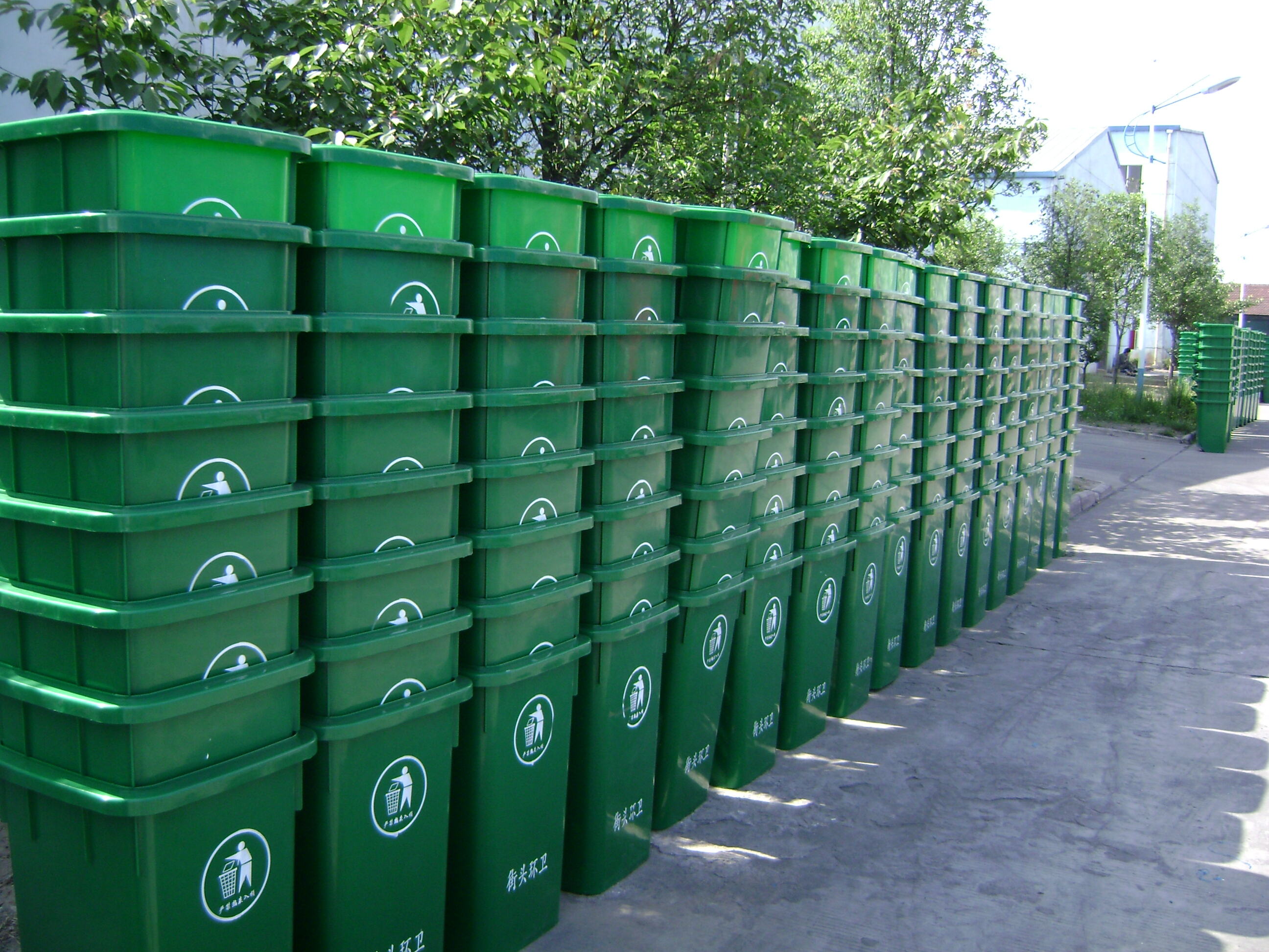 Outdoor Euro Plastic Garbage Trash Can Plastic Waste Container Bin details