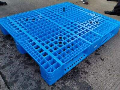 What Makes Plastic Shipping Pallets Durable?