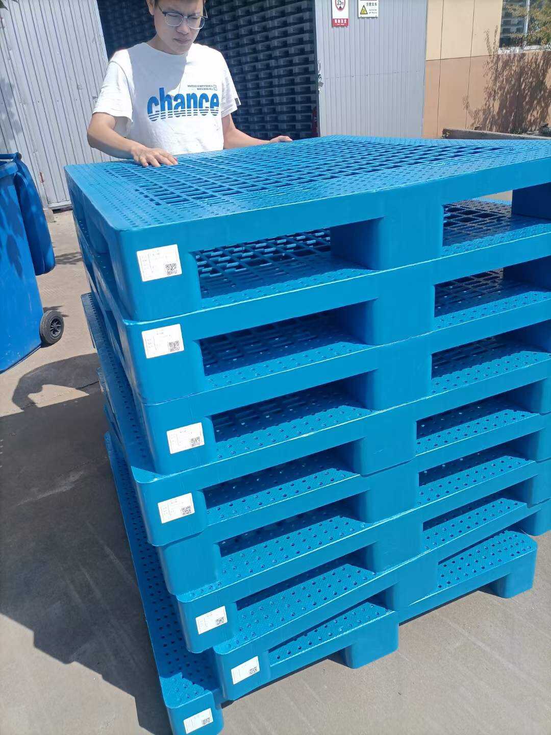 Durable solid Plastic Non Slip Deck Pallet hygienic/hygene food grade euro plastic pallet/palette factory