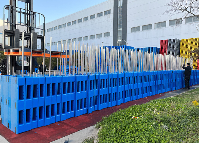 Virgin material HDPE standard size 1400X1200mm Size Heavy Duty reversible type Blow Molding Plastic Pallet supplier