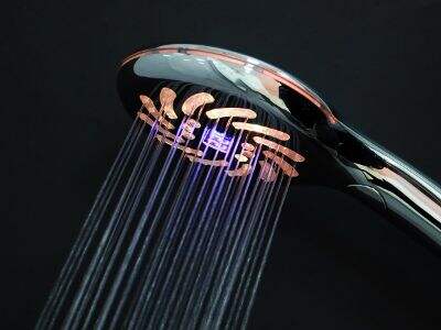 How Filtered Shower Heads Remove Harmful Chemicals for Better Hair