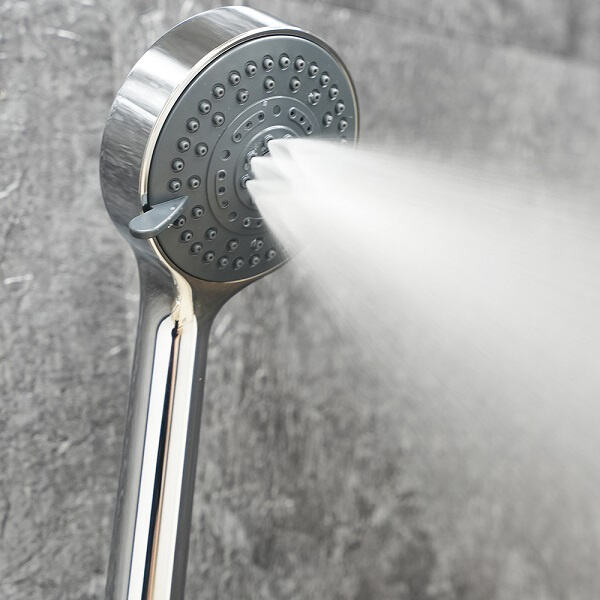 Kits de douche petits pour une vie moderne