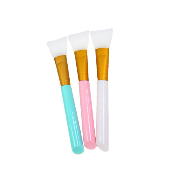 Why a Face Mask Brush is a Must-have in Your Skincare Routine? 