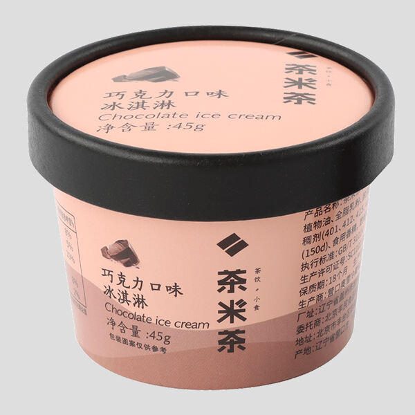 Bols de crème glacée jetables.