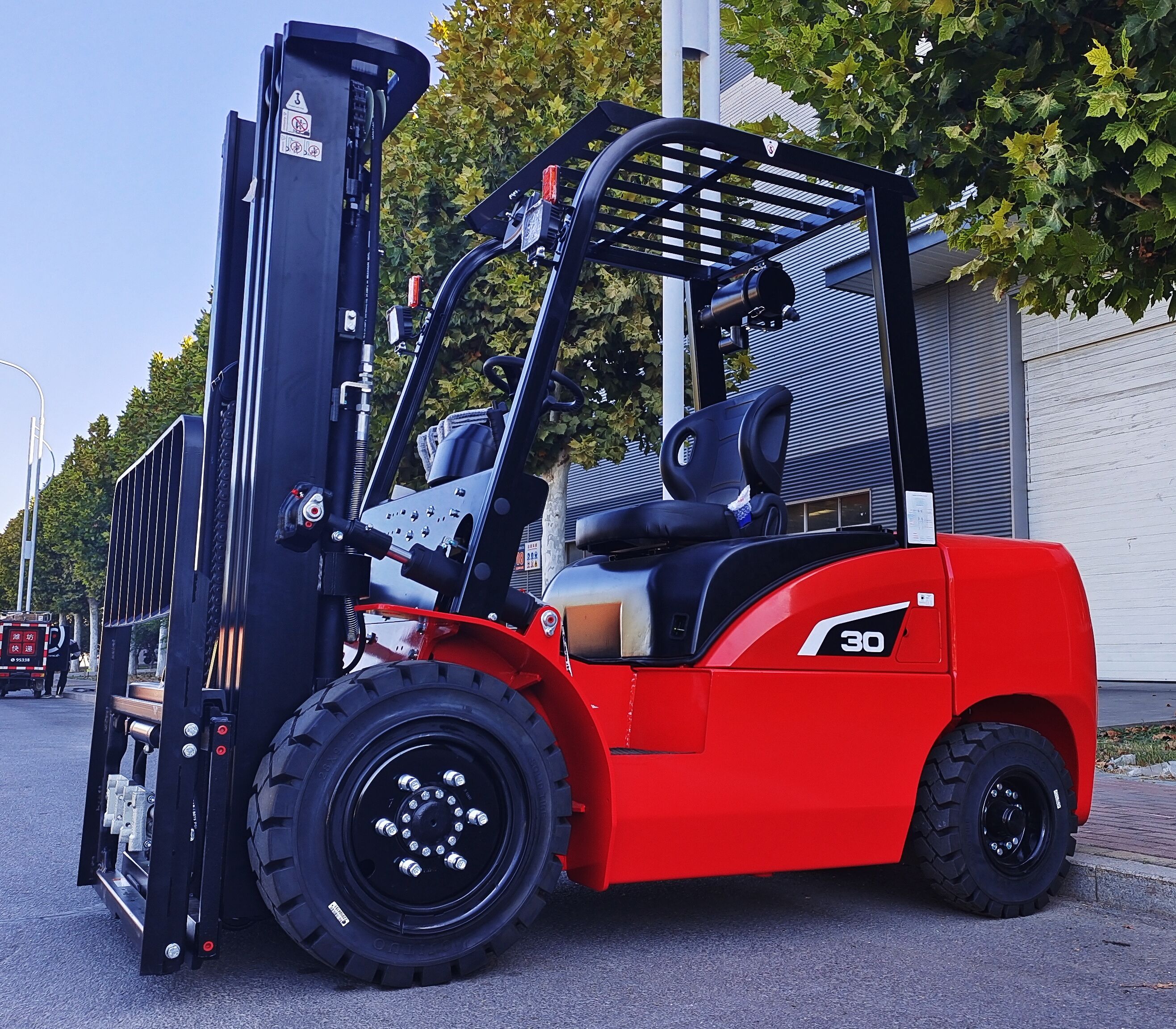 Counterbalanced forklift
