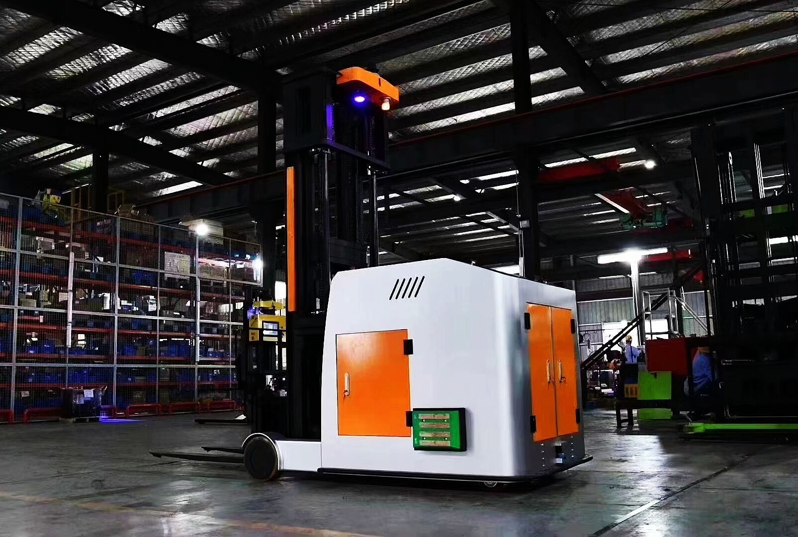 NEOlift AGV forklift