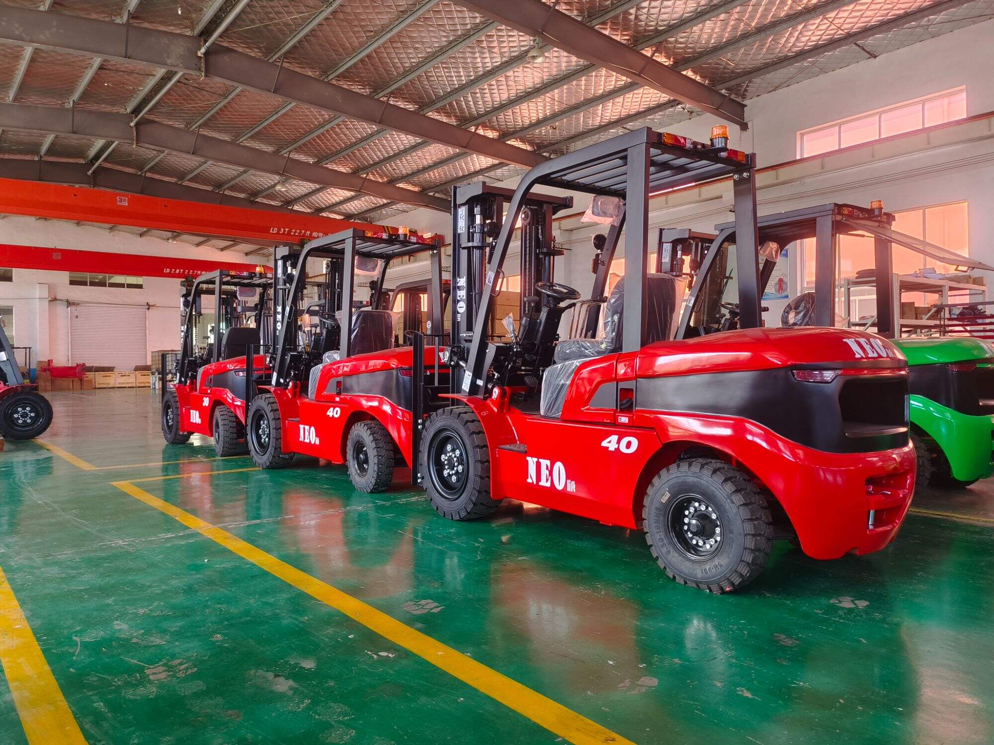 The difference between electric forklifts and internal combustion forklifts