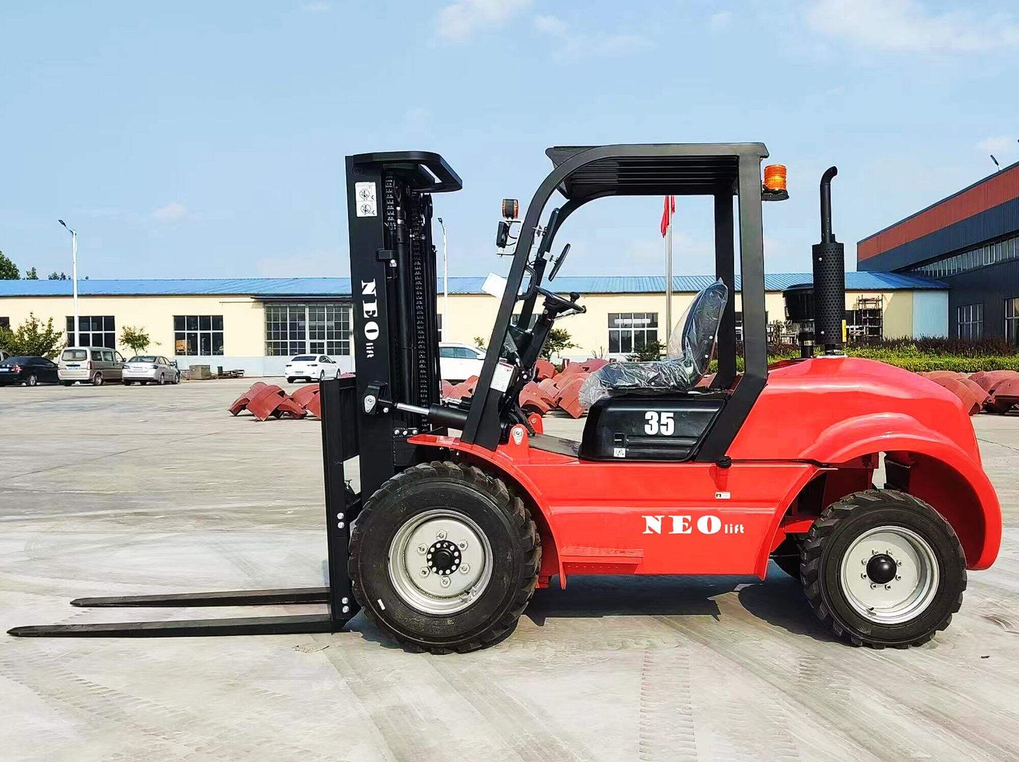 Features of rough terrain diesel forklifts