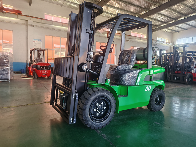 NEOlift launches newly designed gasoline and LPG forklifts.