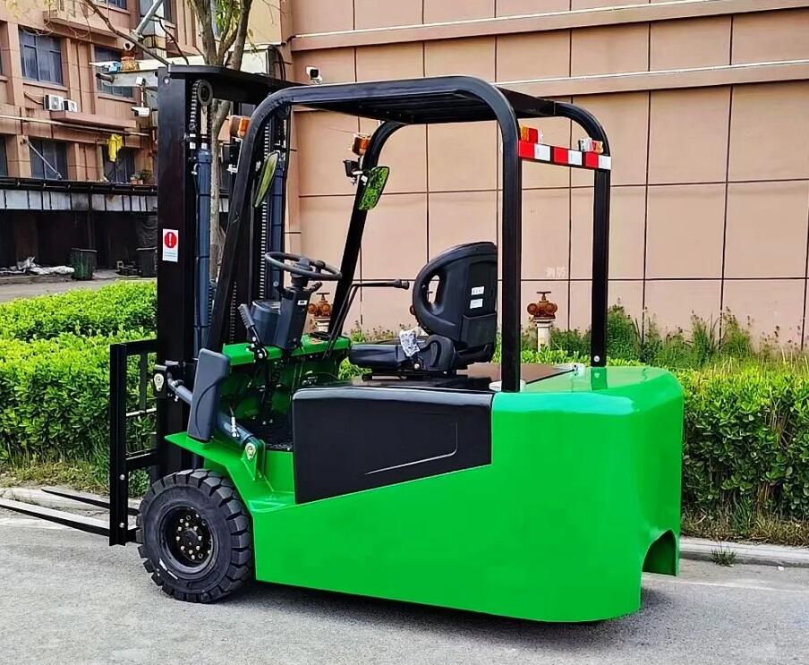 FORKLIFT1.jpg