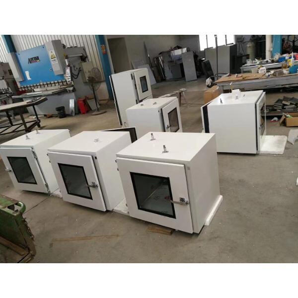 كيف تضمن صناديق النقل النظيف نقل المواد بأمان