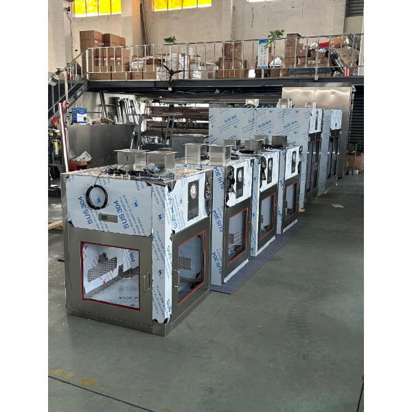 Solutions robustes de passage pour des opérations efficaces en salle blanche proposées par des fabricants de boîtes de passage dynamiques.