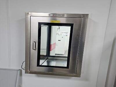What Are the Key Components of a Dynamic Pass Box in Pharma?