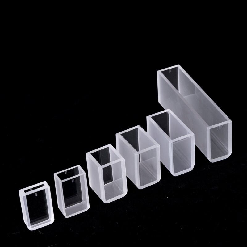 Easy-to-use 10mm quartz cuvette for lab experiments