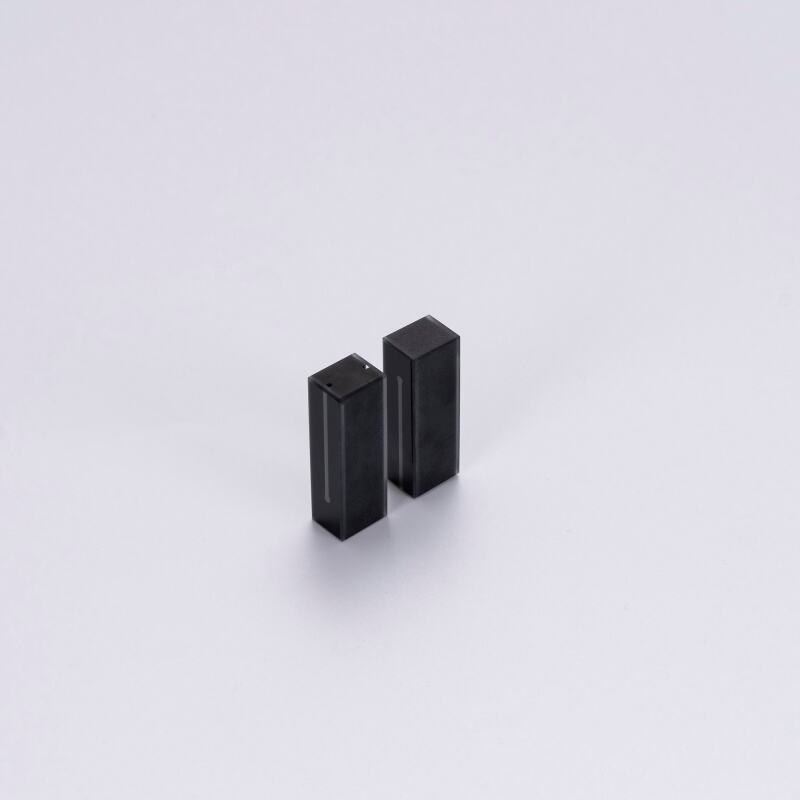 The Benefits of Using Black Cuvettes for Fluorescence Measurements