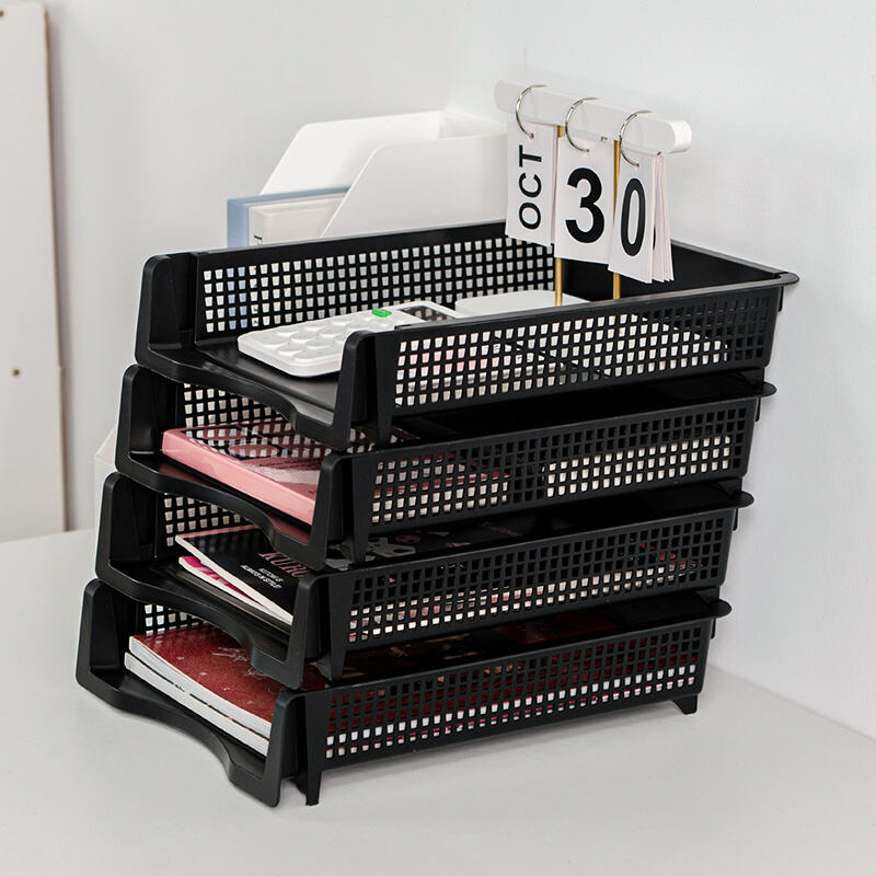 Enkel tillgång till viktiga dokument med pappersorganisatör på bricka