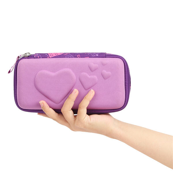 내구性和 공간이 넉넉한 연필통으로 최고의 상태를 유지하세요.