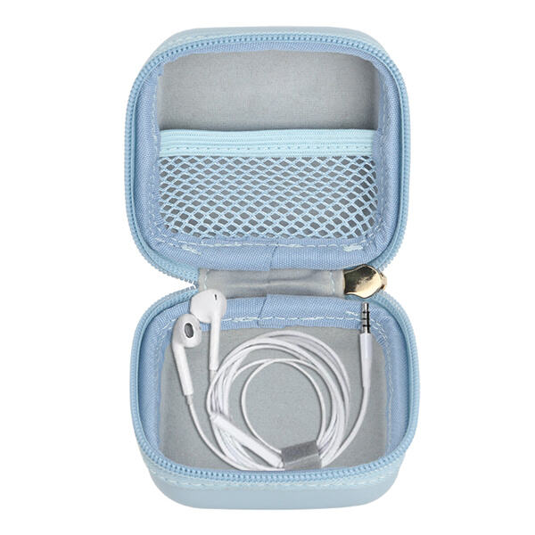 어디로든 이어폰을 안전하고 편리하게 지니세요.