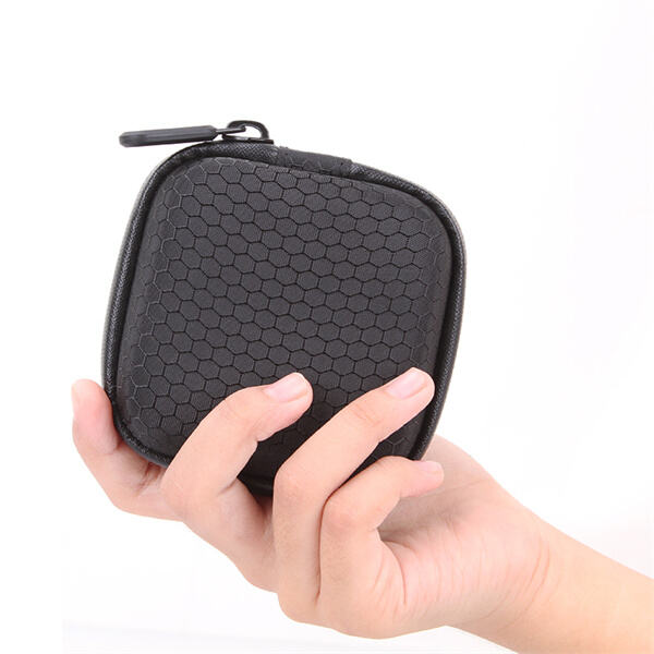 스티일리시한 이어폰 케이스로 당신의 스타일을 뽐내세요