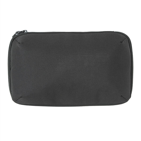 Od pasů po náboje, Eva Travel Organizer má místo pro všechno.