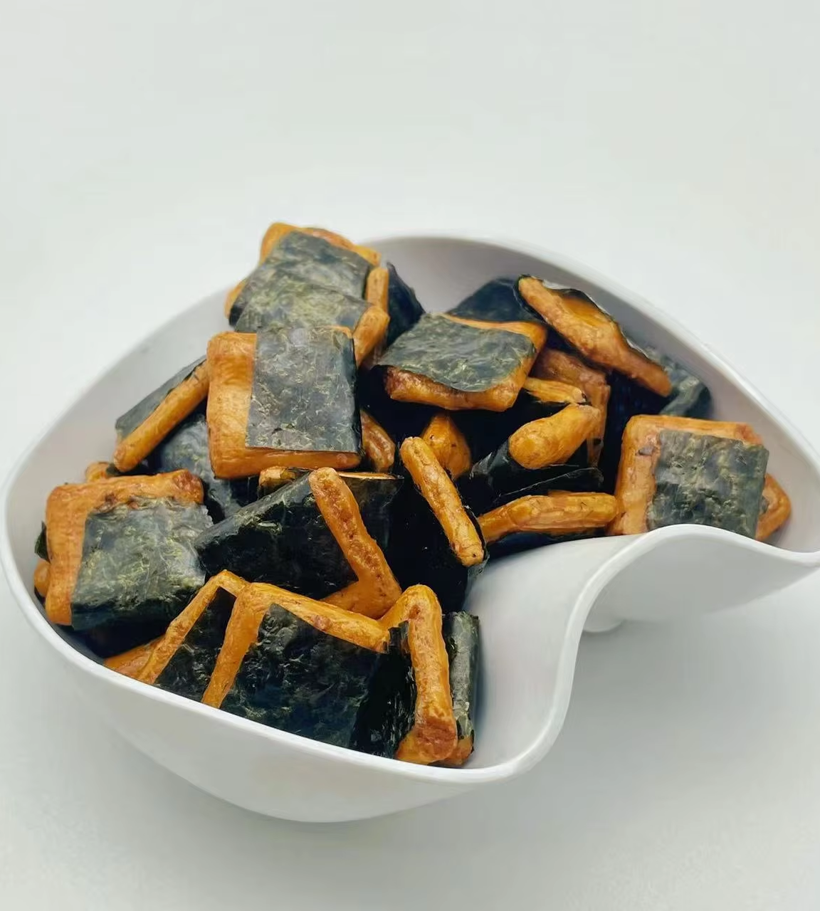 Hanwei: A Versatile Snack for Every Occasion with Senbei Rice Crackers