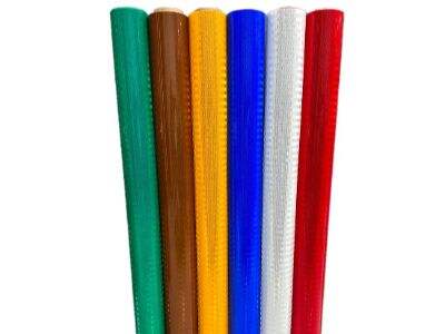 Impactul materialelor rezistente la intemperii asupra durabilității semnelor de circulație