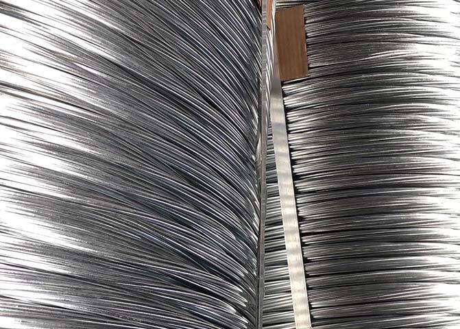 What are the production processes and uses of hot-dip galvanized wire?