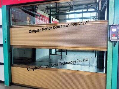 Welche Eigenschaften weisen die Schiebetüren auf, die von Qingdao Norton produziert werden?