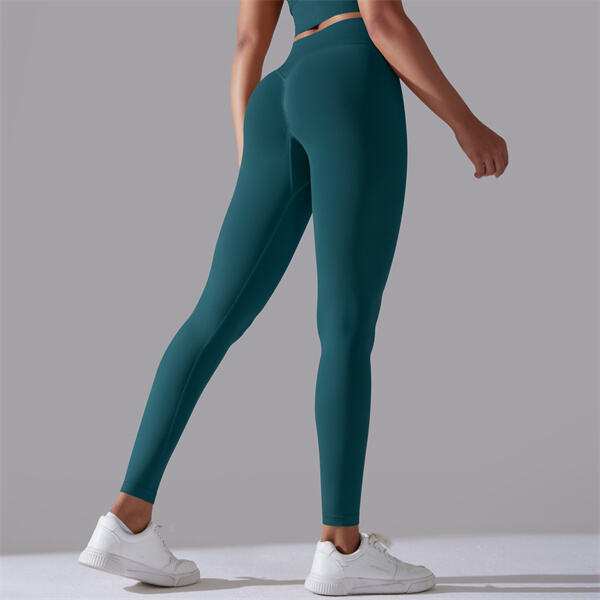 Fashionable yoga clothes that flatter every body type