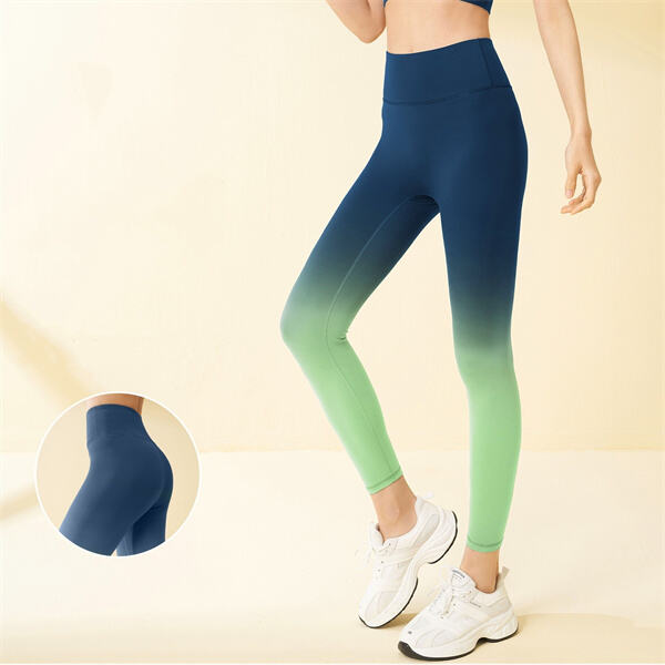Find Your Flow in These Chic Yoga Outfits.
