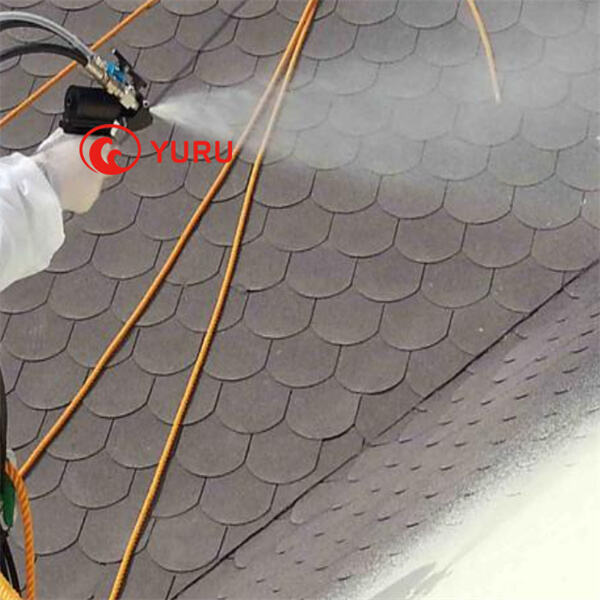 Ne laissez pas la pluie gâcher votre journée : utilisez notre spray étanche pour une protection optimale.