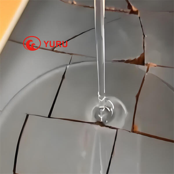Despídete de los daños por agua con pintura impermeable transparente