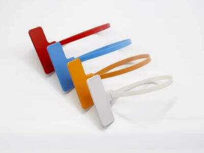 What Retailers Expect From High-Performance RFID Tags for Garments