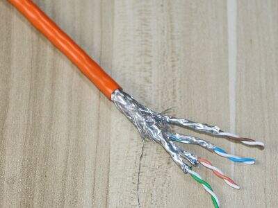 Cum reduc cablurile patch RJ45 pierderea semnalului în rețele