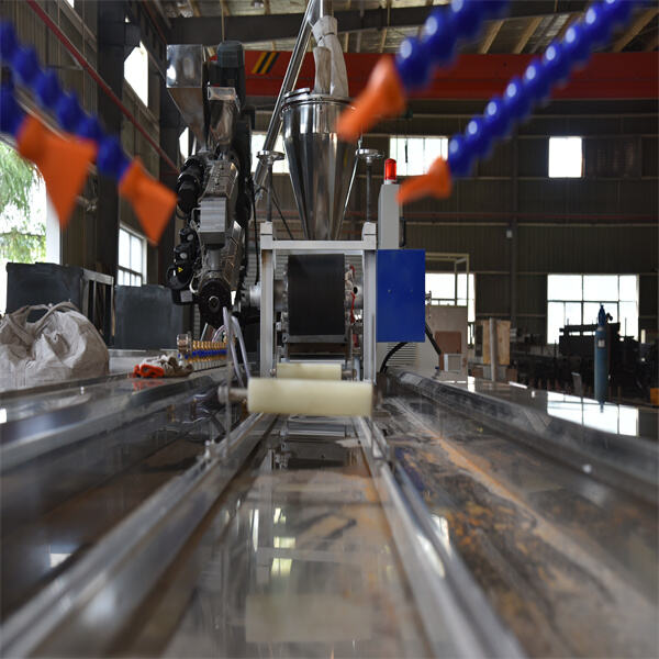 Using a Plastic Sheet Extrusion Line