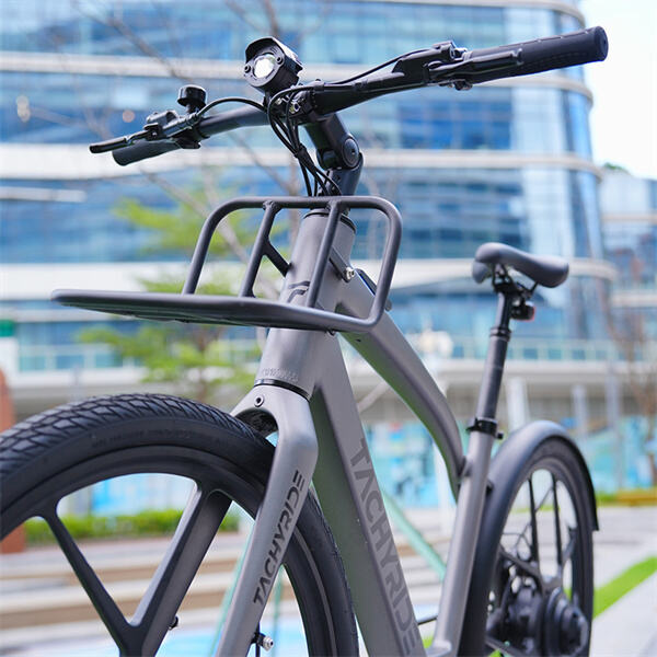 Doświadczenie ekscytującego jazdy na e-bike'u po malowniczych ścieżkach w pobliżu