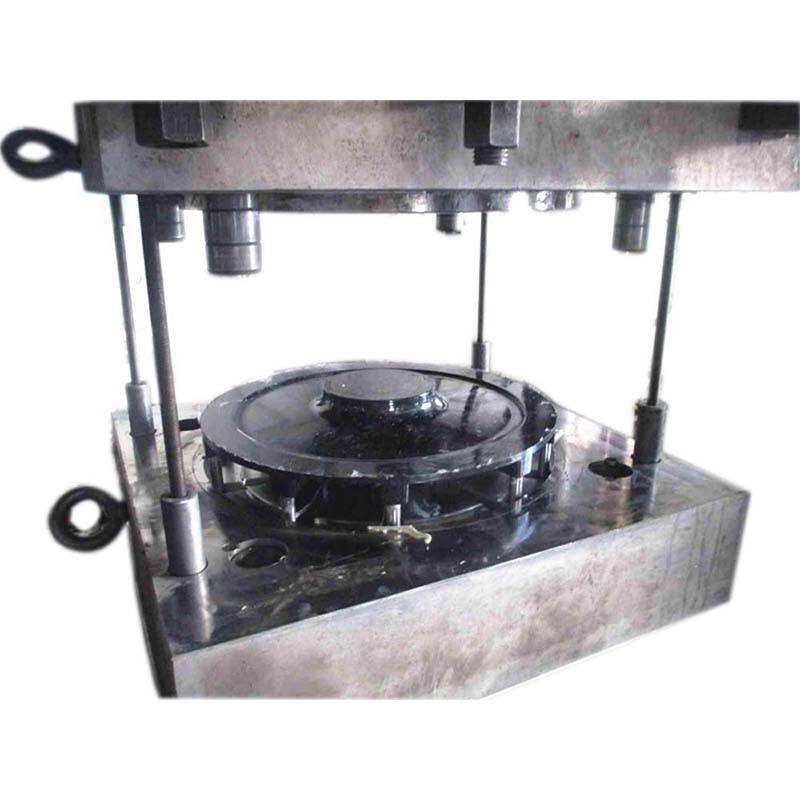 O processo de modelagem por compressão de fibra de carbono