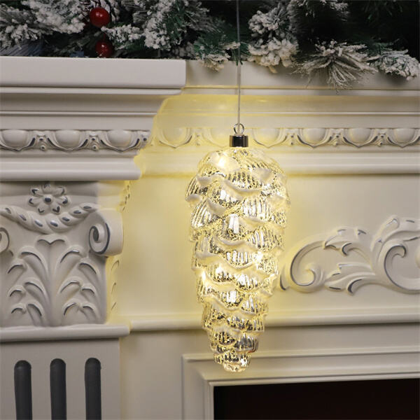Unique and Festive Glass Ornaments for the Perfect Christmas Touch