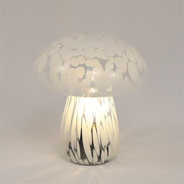 Faites une déclaration avec une lampe de table champignon funky et amusante