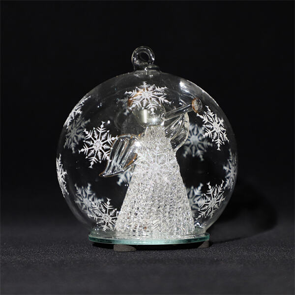 Clear Christmas baubles are perfect for any holiday decor theme