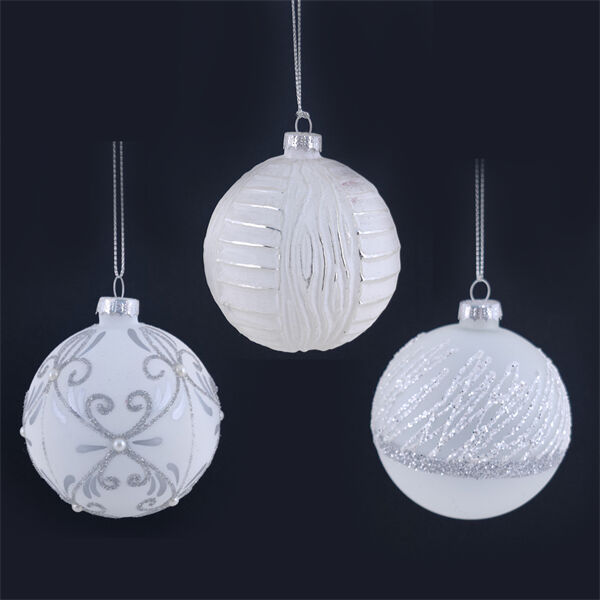 White Christmas Tree Decorations for Minimalist Homes