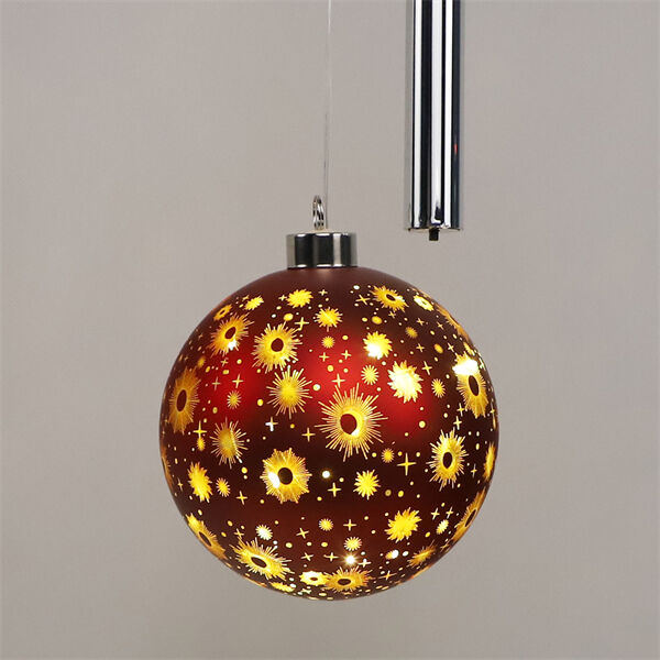 Warm Red Christmas Tree Decorations for a Festive Atmosphere