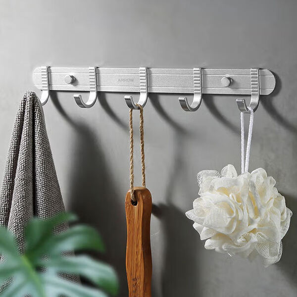 スリムでモダンなタオルフックであなたのバスルームのインテリアをアップグレードしよう