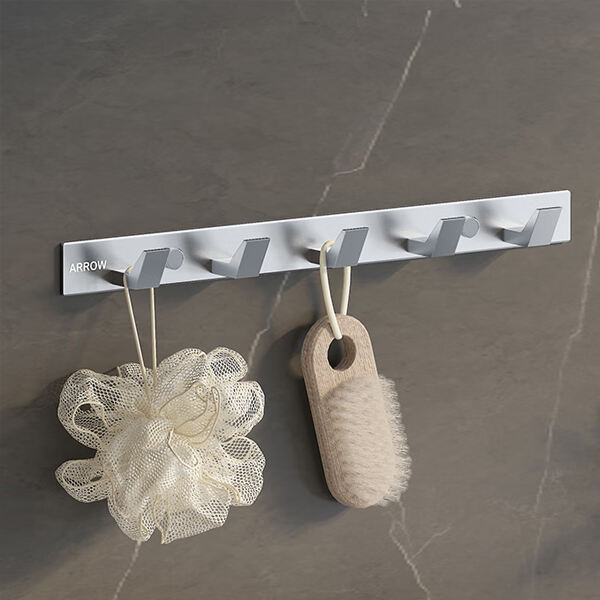 告辞 say goodbye to messy towel piles with handy hooks