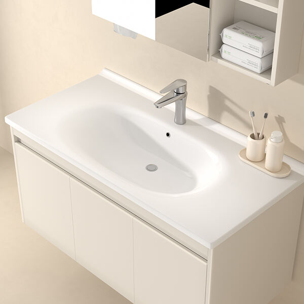 Bir Dolap ve Lavabo ile Şaşırtıcı Bir Banyo Merkezi Oluşturun