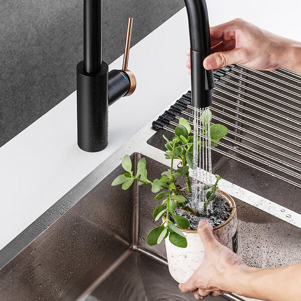 調理の究極の便利さ - タッチレスキッチン水栓