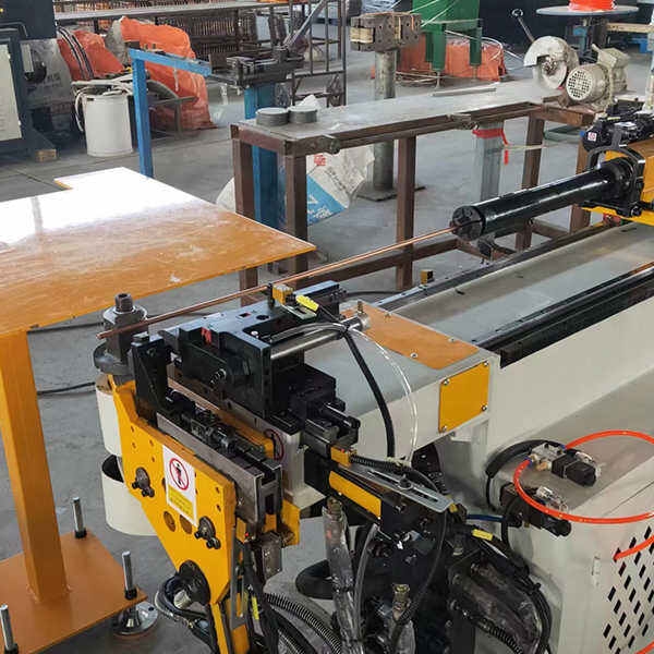 Save time and energy with our handy 10mm pipe bender